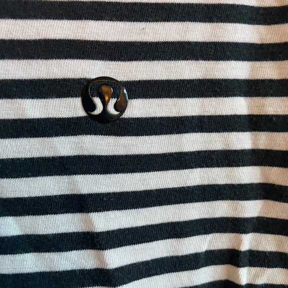 lululemon love tee - classic stripe - Picture 4 of 4